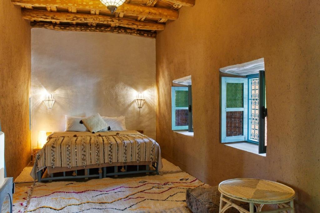 La Maison du Désert Agafay — maison berbère restaurée face à l'Atlas